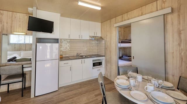 Standard Cabin, Lake View
