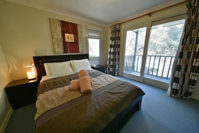 Premium Chalet, 3 Bedrooms, Mountain View, Slope side
