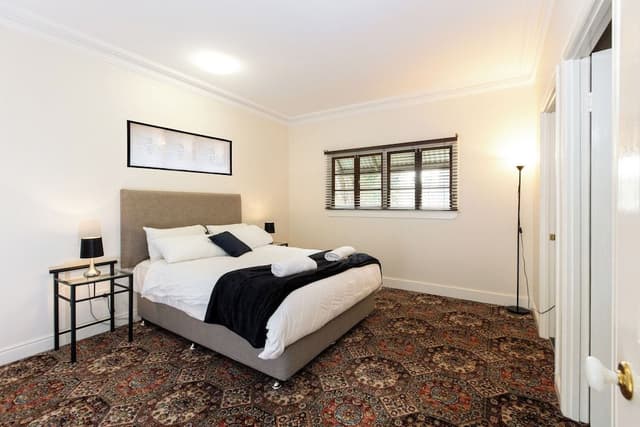 Family House, 4 Bedrooms, Ensuite, Garden View (Wine Makers Cottage)