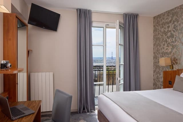 Double Superior room with Balcony & Eiffel Tower View
