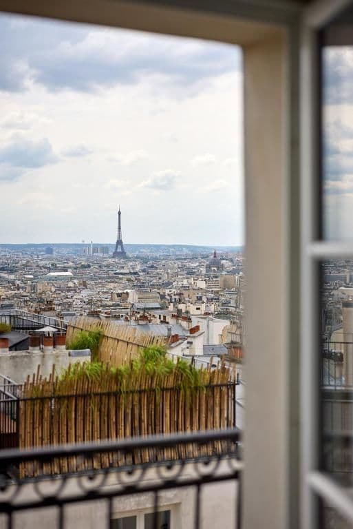 Chambre Triple Supérieure avec Balcon - Vue sur Tour Eiffel et Sacré-Coeur