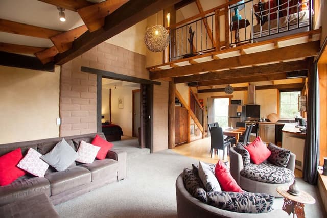 Villa, Mountain View