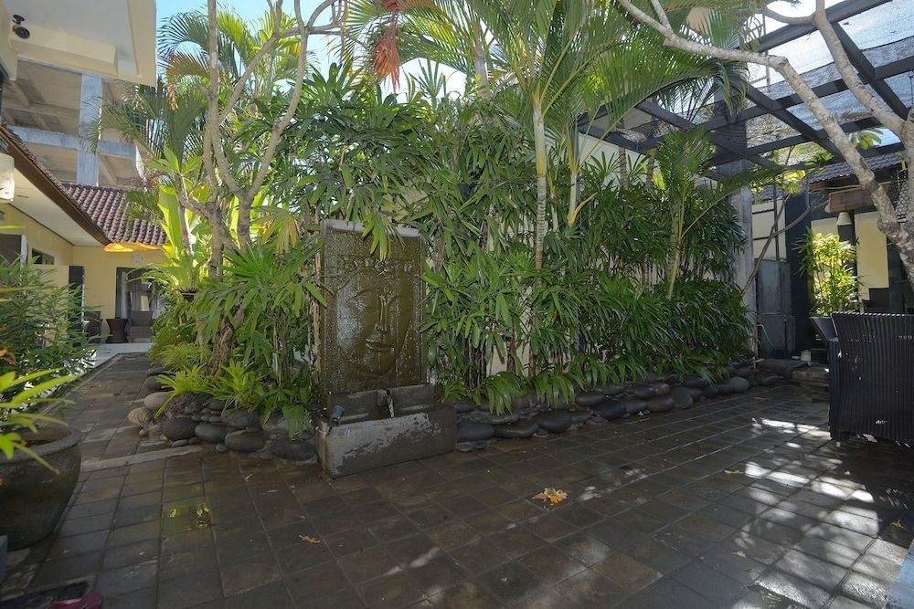 Legian Guest House2