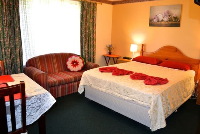 En-suite Queen Room Package