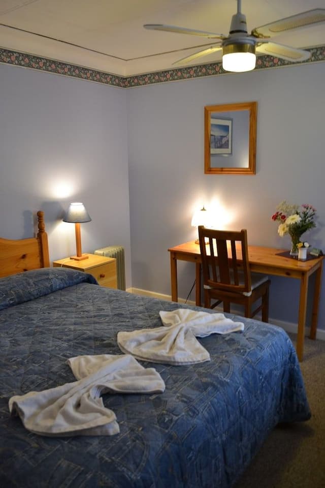 En-suite Twin Room Package
