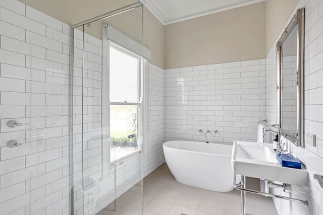 Apartment, 3 Bedrooms, 2 Bathrooms