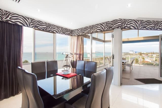 Executive Penthouse, 3 Bedrooms, Ocean View