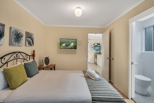 One Bedroom Cottage