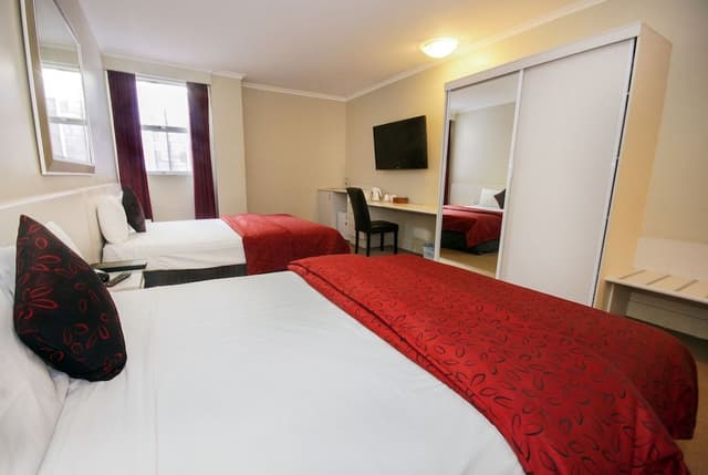 Deluxe Room, Non Smoking (Isa Deluxe Twin Queen)