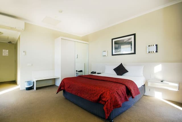 Deluxe Room, Non Smoking (Isa Deluxe Room)