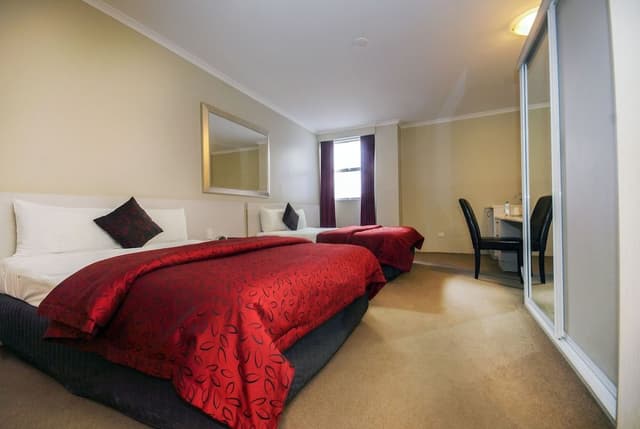 Deluxe Room, Non Smoking (Isa Deluxe Twin Queen)