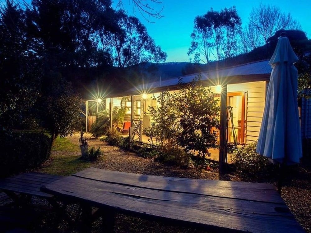 Mystic View Cottage3