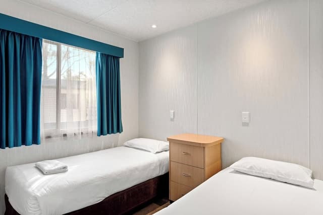 Deluxe Spa Cabin