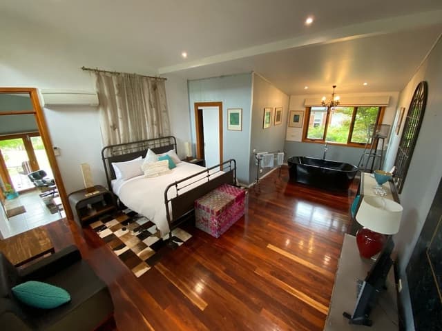 Romantic Villa, 1 King Bed, Bathtub, Valley View