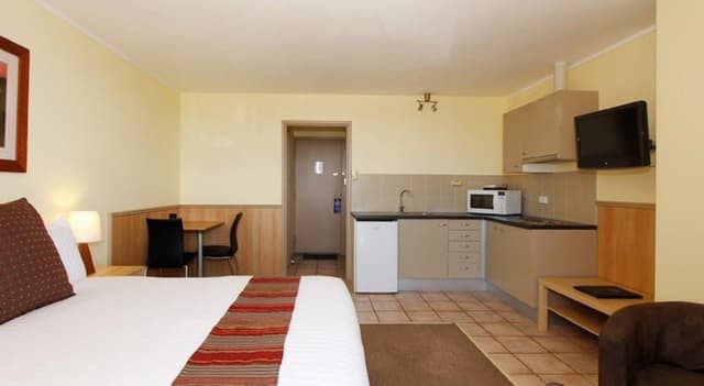 Queen Room with Kitchenette