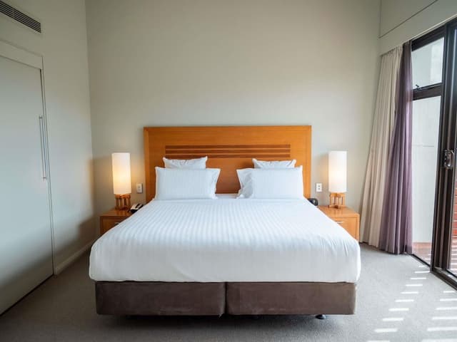 Room, One Bedroom, Lake View