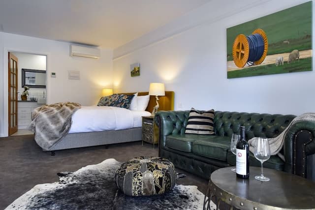 Motel Suites