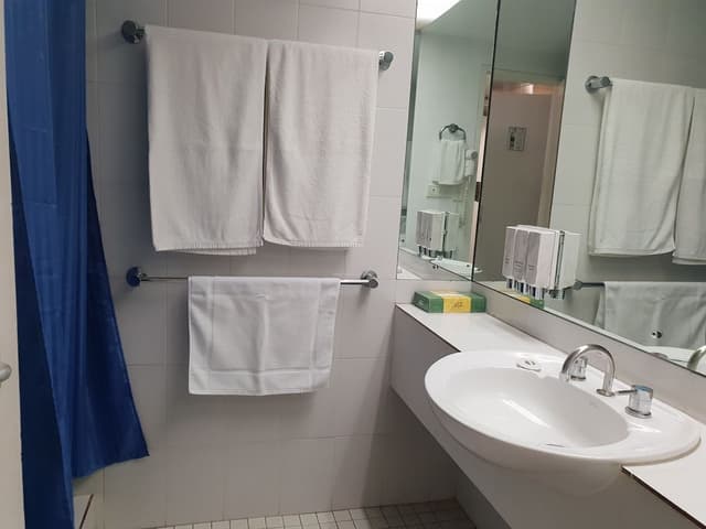 Standard Queen & Single Room