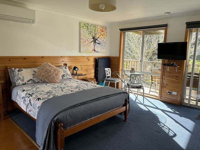 Comfort Studio Suite, 1 Queen Bed, Non Smoking, Garden View