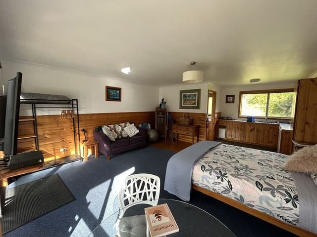 Comfort Studio Suite, 1 Queen Bed, Non Smoking, Garden View