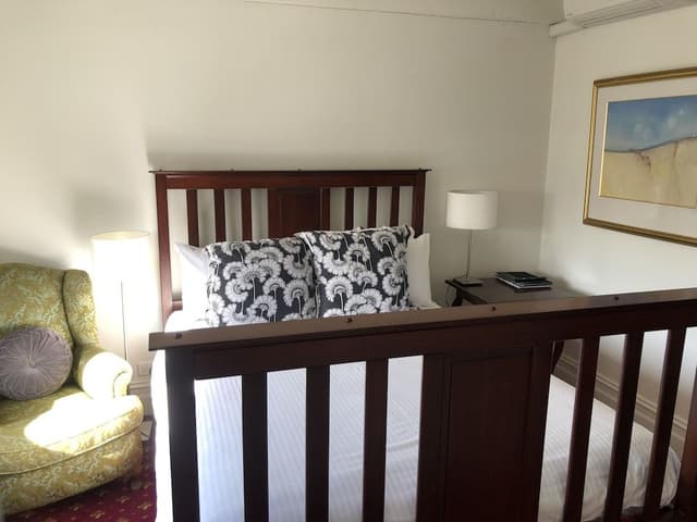 Suite, 1 Queen Bed, Ensuite