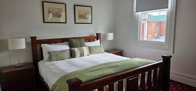 Suite, 1 King Bed, Ensuite