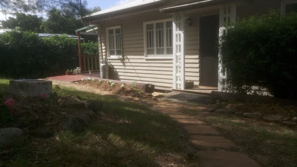 Boonah Cottage0