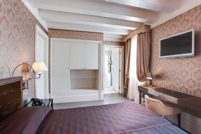 Classic Double or Twin Room, Garden View