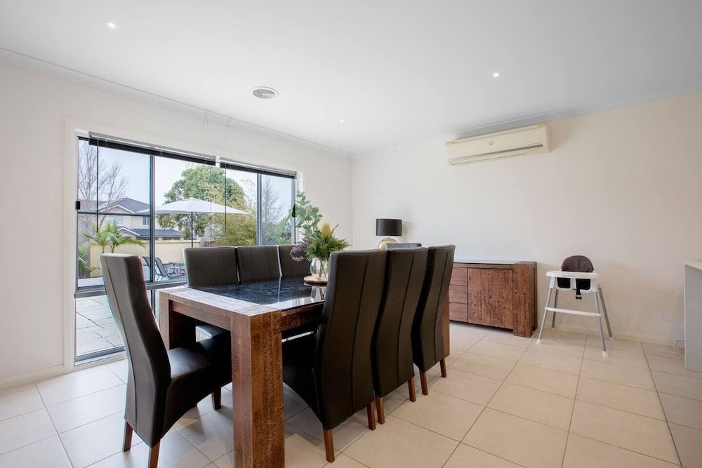 Superb Luxe 5BR house At Point Cook near lake4