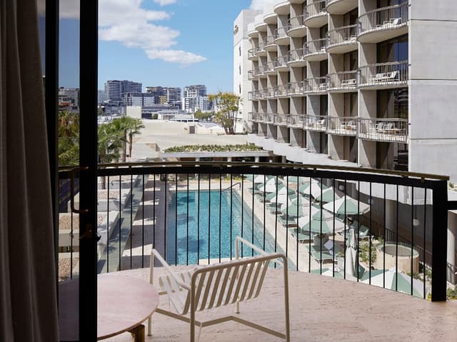 Deluxe Suite