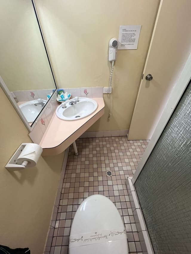 Room (1 Double & 3 Single Beds)