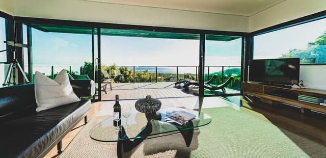 Luxury House, 3 Bedrooms, Ocean View, Beachside