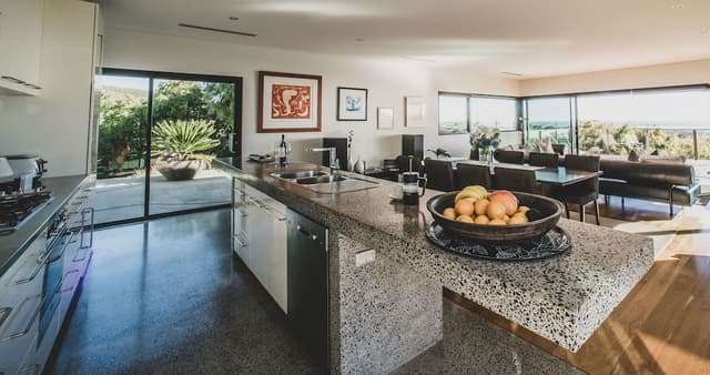 Luxury House, 3 Bedrooms, Ocean View, Beachside