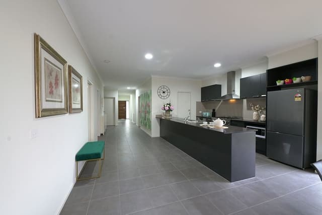 House (9 Bedrooms)