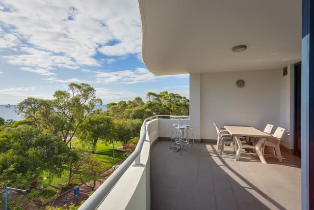 3 Bedroom Executive Ocean View Apartment