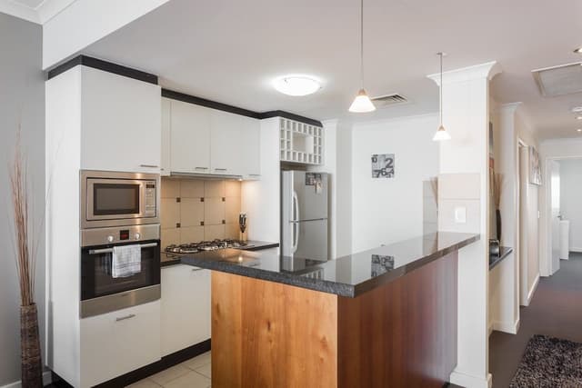 3 Bedroom Executive Ocean View Apartment