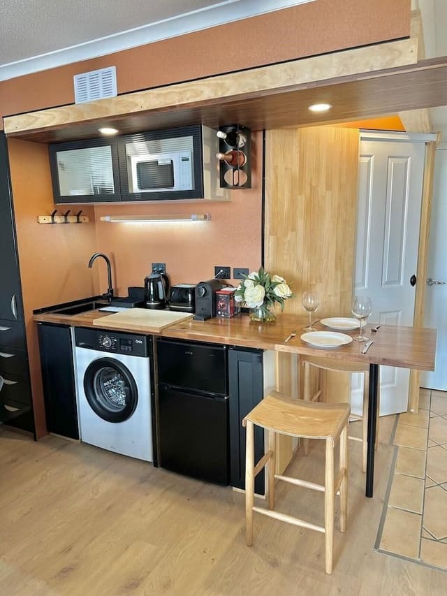 Deluxe Studio, 1 Queen Bed, City View