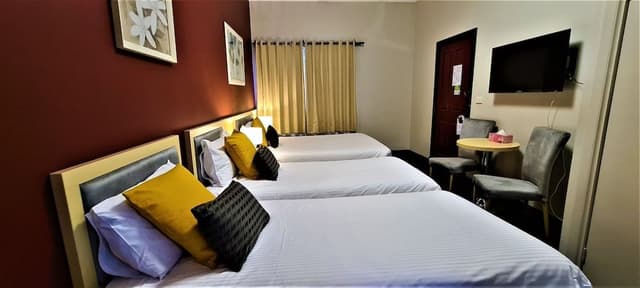 Deluxe Family Room