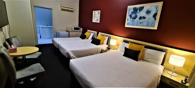 Deluxe Family Room