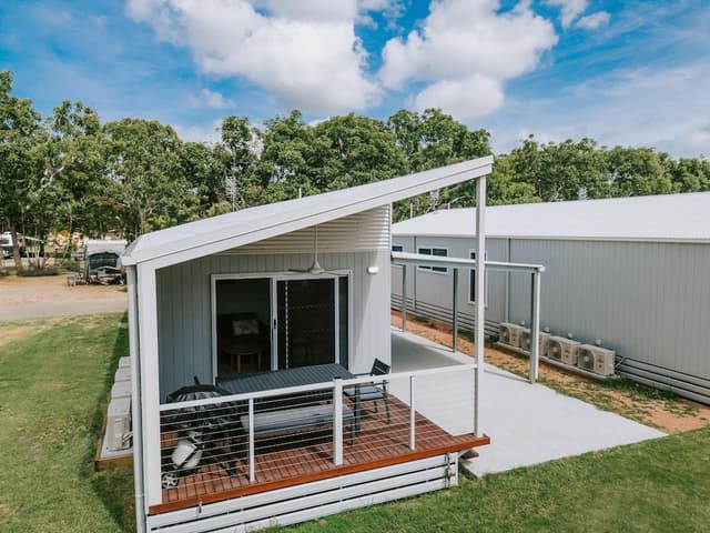 3 Bedroom Poolside Villa