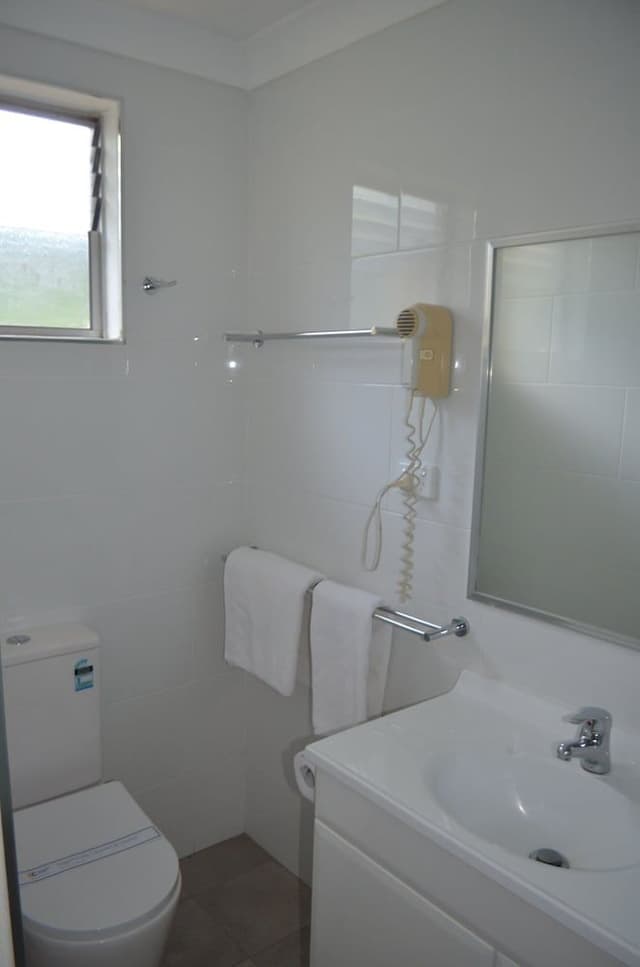 Queen Room with Kitchenette