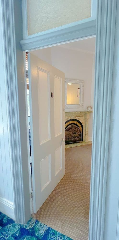 Queen Room, Shared Bathroom