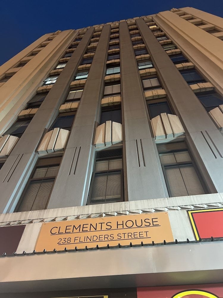 Collins St Melbourne CBD - 2 Bedroom Apartment with balcony2