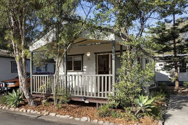 Superior 2 Bedroom Cabin - Sleeps 5