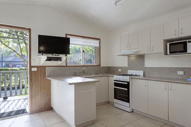 Superior 2 Bedroom Cabin - Sleeps 5