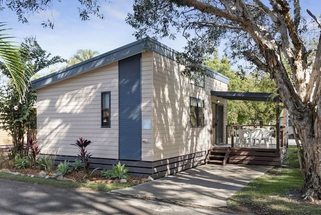 Superior 2 Bedroom Cabin - Sleeps 6