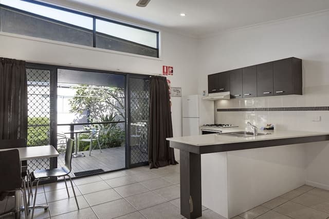 Deluxe 2 Bedroom Cabin - Sleeps 6