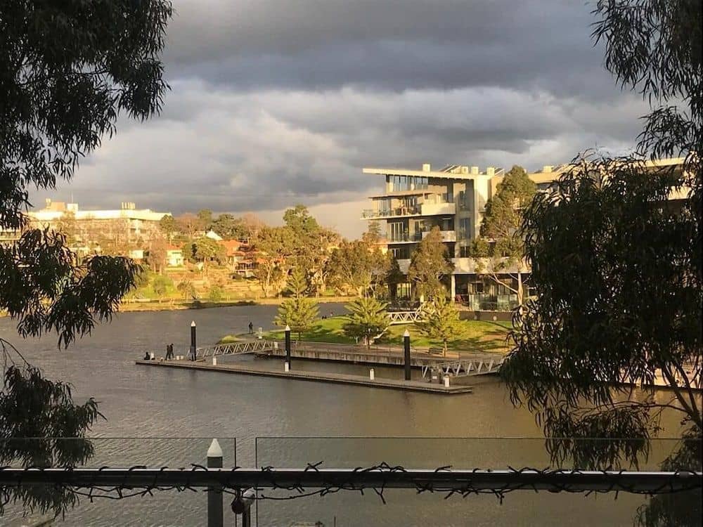 Marina View Apartment on the Maribyrnong River, Melbourne Marina View Apartment on the Maribyrnong River, Melbourne