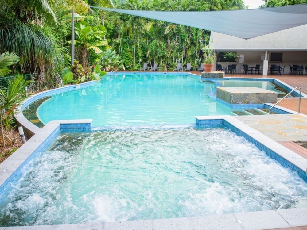 Oasis 4 at Palm Cove2