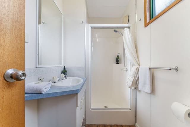Standard Two Bedroom Cabin, sleeps 6